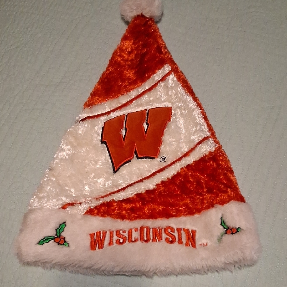 Wisconsin  Badgers Santa Hat with Pom Pom,GUC